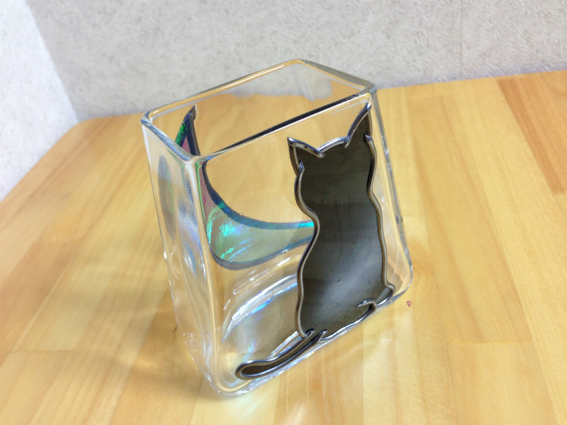 黒猫　ガラス